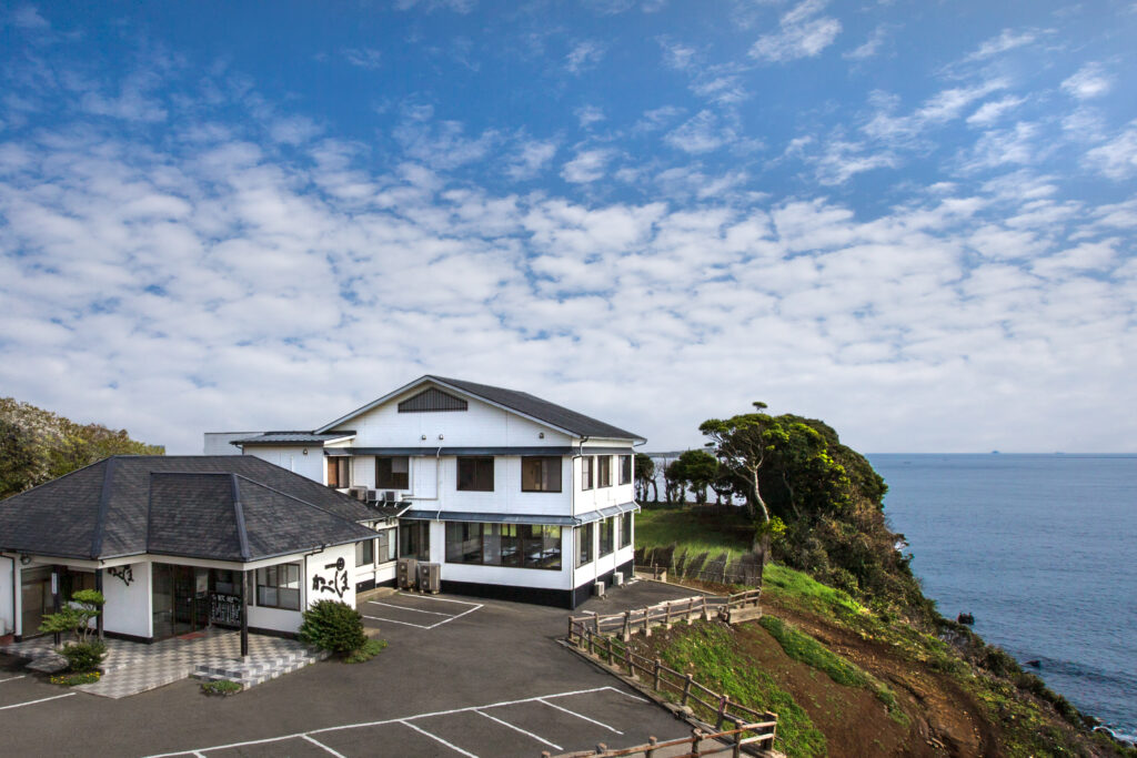 活魚料理かべしまの8月の店休日のお知らせ | 【公式】呼子加部島の奥座敷 活魚料理かべしま